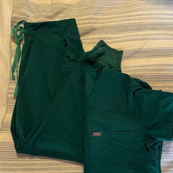 Figs Scrub Set - Picture 2 of 2